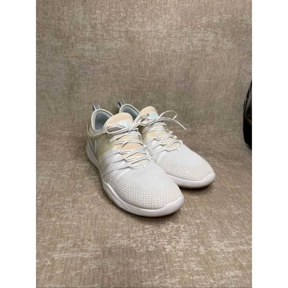 Nike Free TR 7 Women's Low Top Reflect Logo Running Sneaker Shoes White Size 10